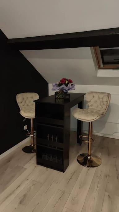 Logement Romantique Et Cosy Charleroi Exterior photo