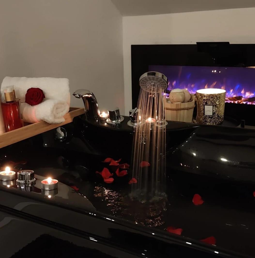Logement Romantique Et Cosy Charleroi Exterior photo